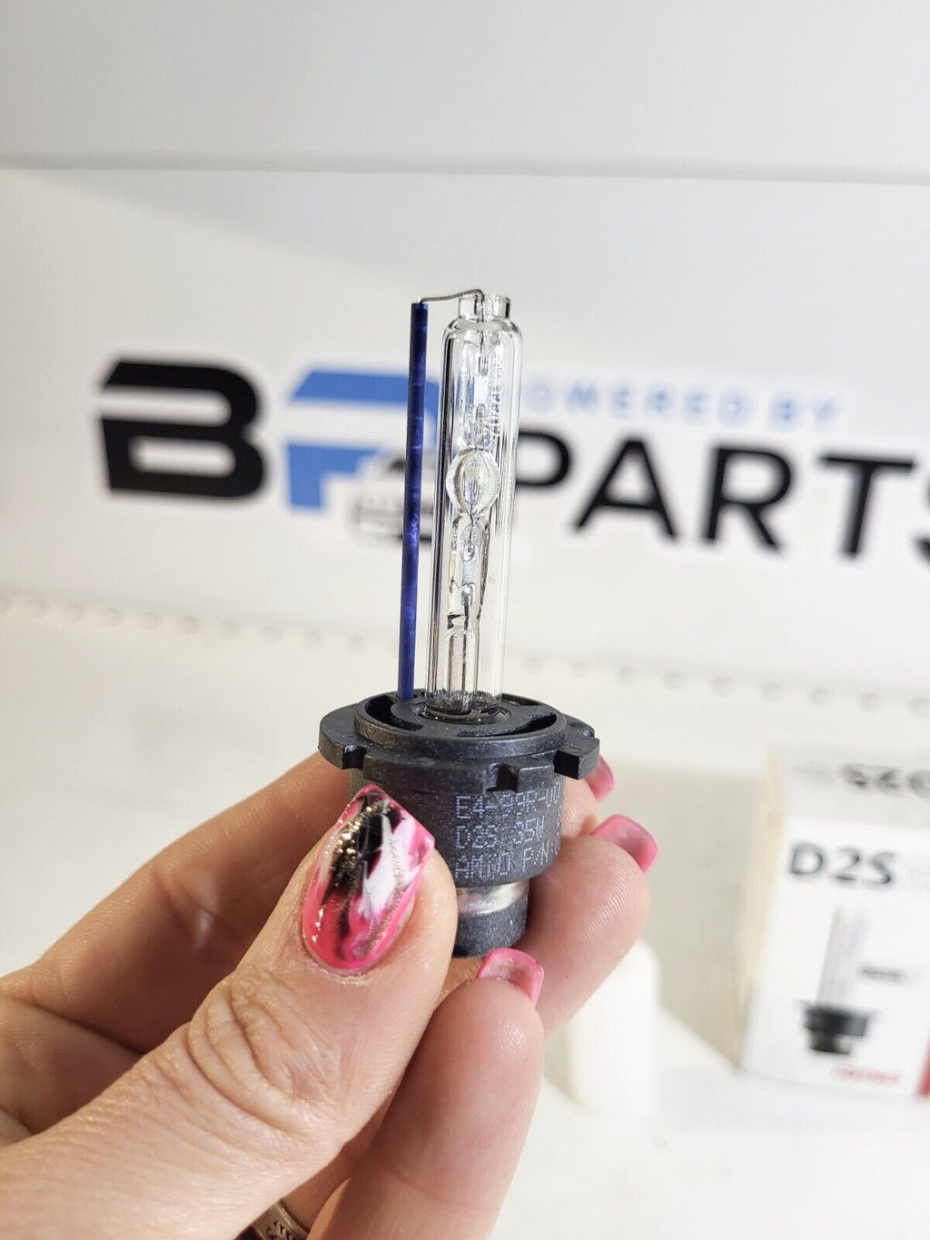 BMW E46 E60 E61 Bulb Xenon light D2S 8000K 1 psc 07119904790