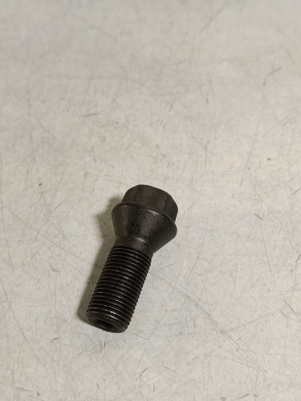 BMW SWAG M14X1,25 Wheel bolt black 20 92 6744 36136890324 1psc