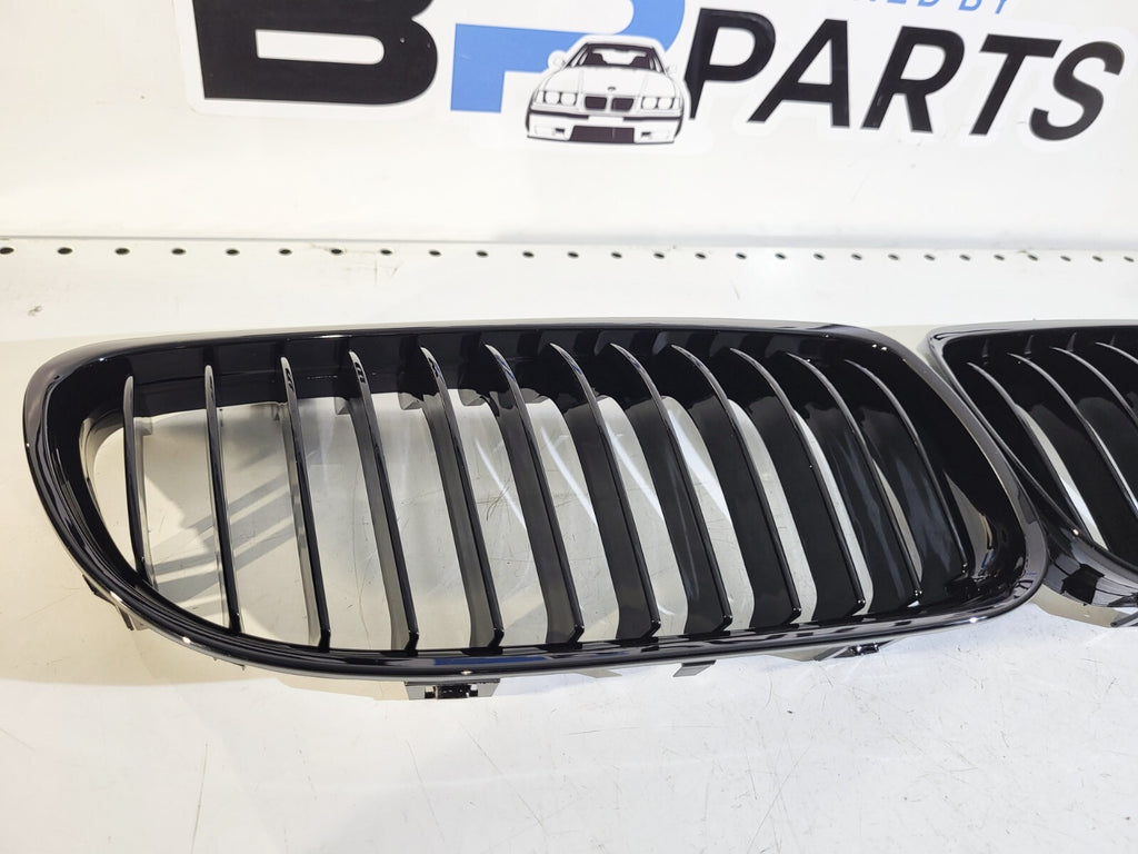 BMW E90LCI E91LCI Sedan Kidney set BLACK left, right 51137201969 51137201970