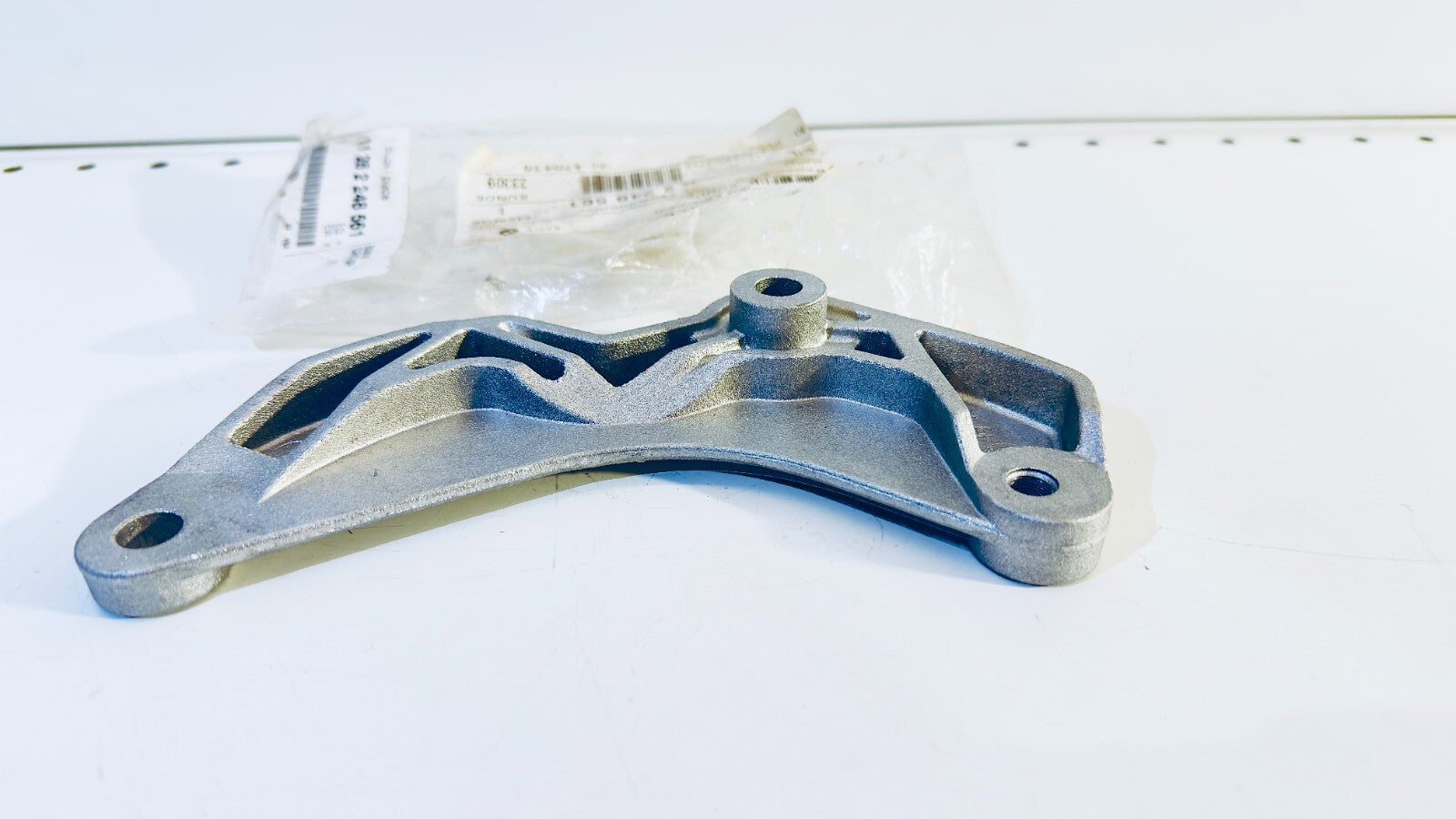 BMW E46 E38 E39 E53 Holder 11282248561