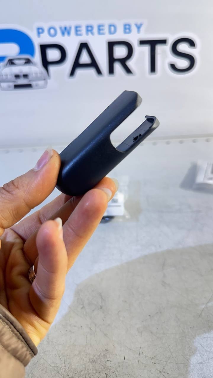 BMW X3 E83 Wiper Arm Cover 61623427800