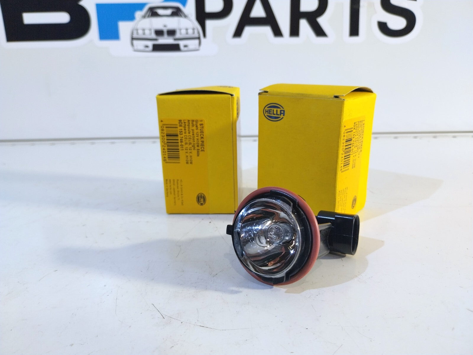 BMW Hella Bulb Socket With Bulb F Parking Light 63126904048