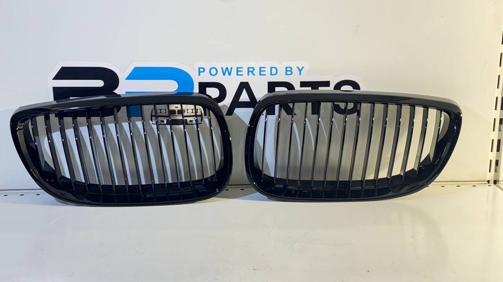 BMW E93 Kidney set Gloss BLACK left, right 51137157277 51137157278