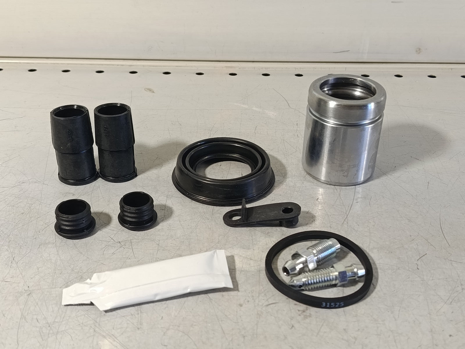BMW e92 repair kit for Caliper housing 34216768698 34216768697 ERT 402290 2pc