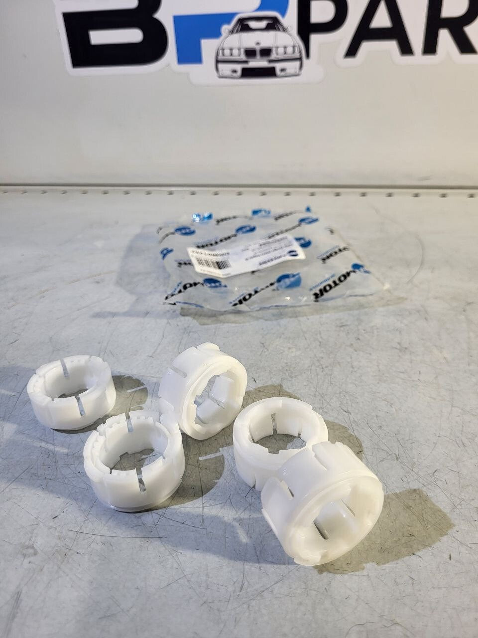 1Psc BMW E81 E87 E36 E46 E90 E39 E60 Bearing, shift lever 25111220600 DRM01257