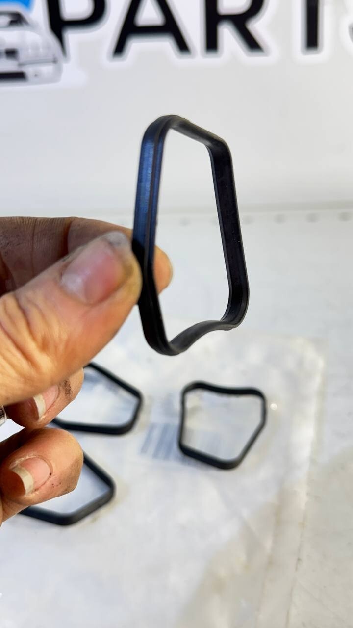 1Psc BMW E36, E34 Gasket for Thermostat Housing  (VAICO) V20-7148 11531740437