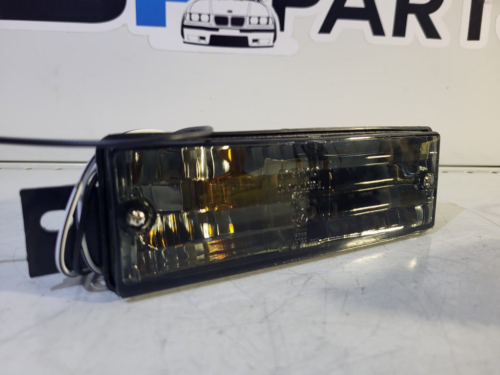 BMW E30 Front indicators clear black 63131381747 63131381748