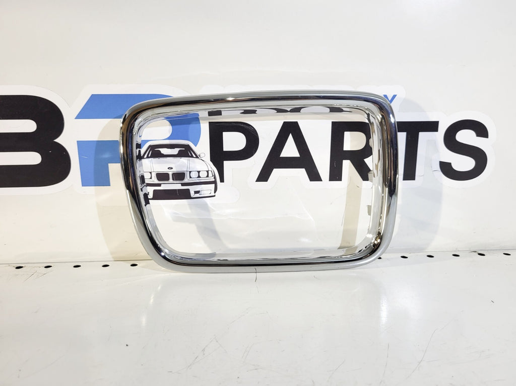 BMW E34 Decorative frame right 51138148726