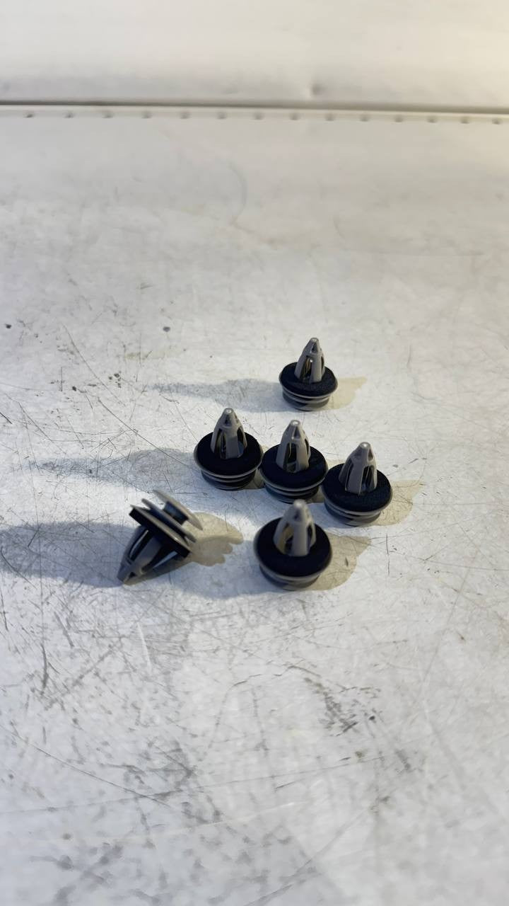 BMW Clip With Seal Ring 51418224781 1PC