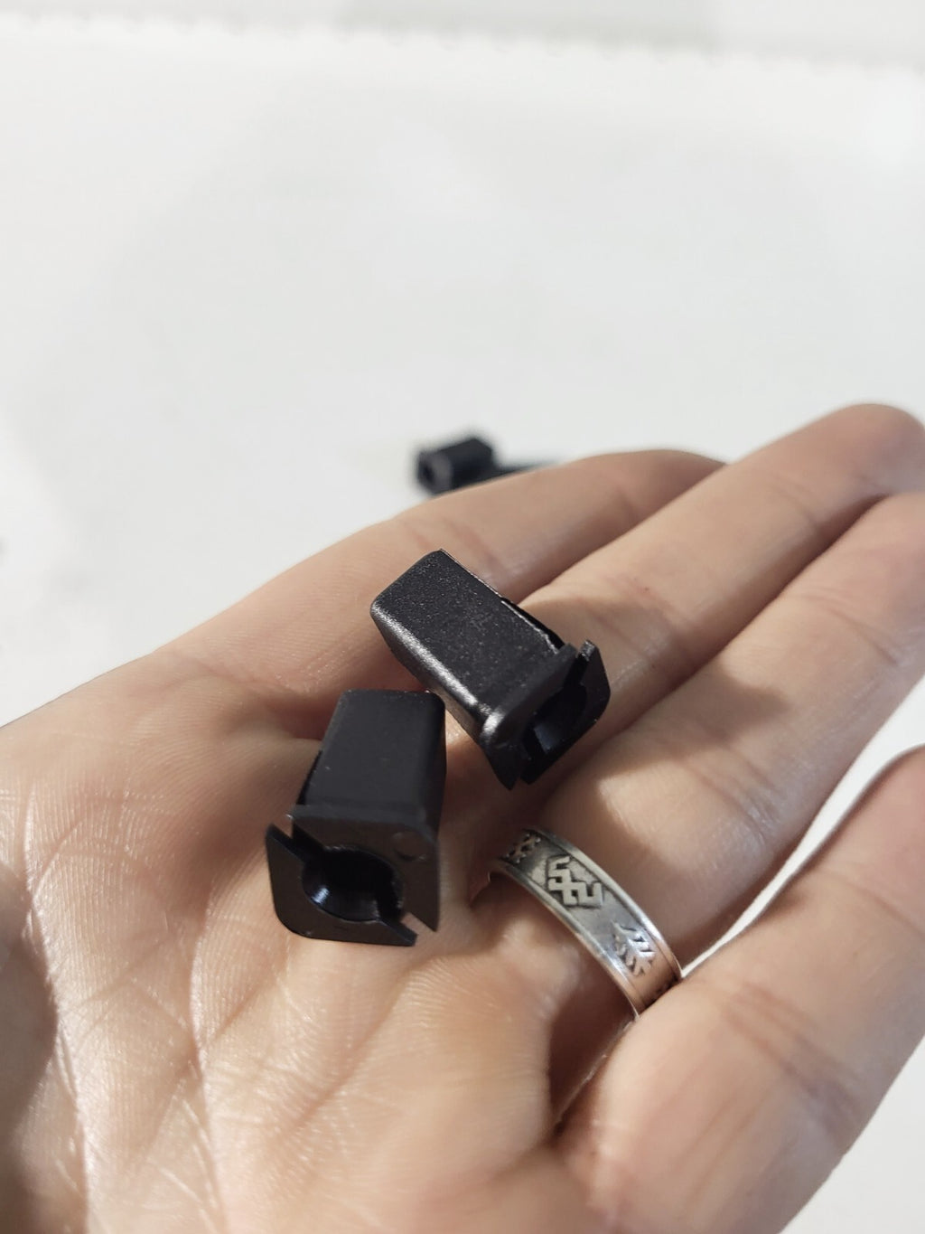 1PSC BMW E81 E88 E87 E82 E30 E36 E46 E90 E91 E92 E93 Expanding nut 64121379221