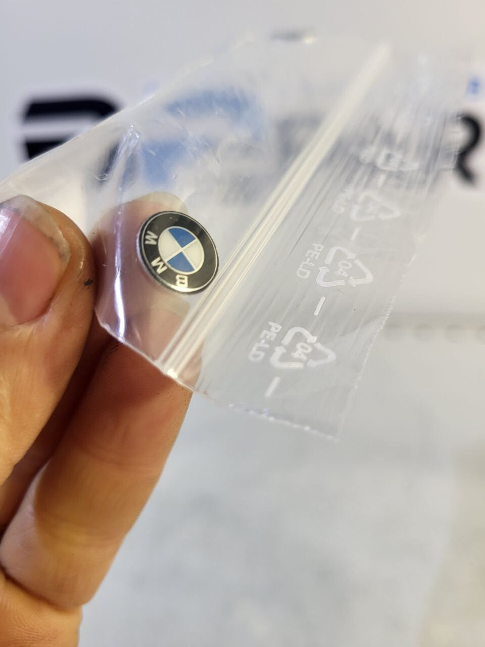 1PSC BMW KEY EMBLEM 66122155754