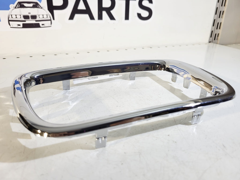BMW E34 Decorative frame right 51138148726