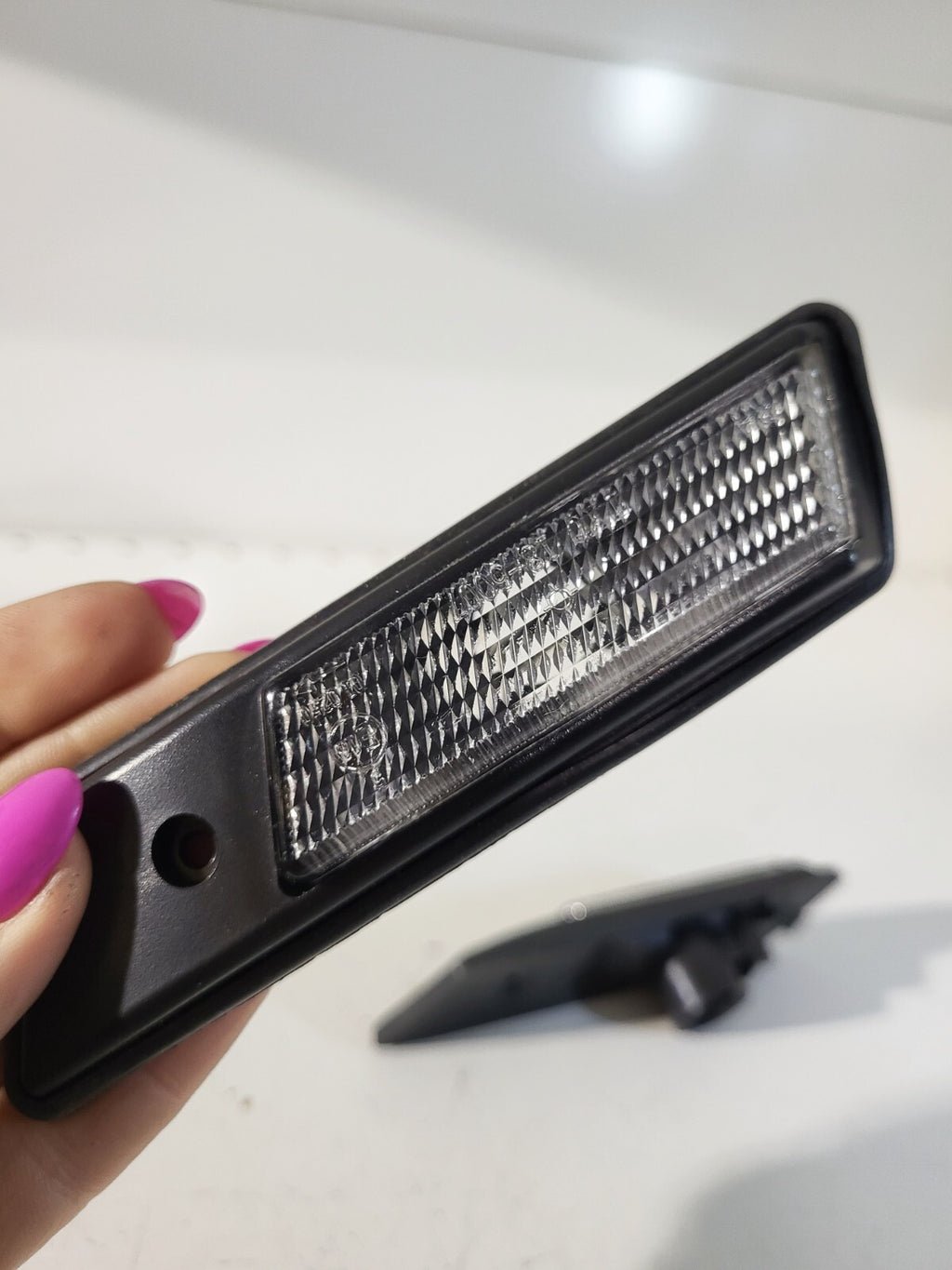 BMW E36  Addit. turn indicator lamp, left /right,  WHITE 82199404391 82199404392