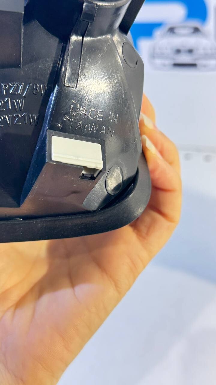 BMW E34  Left, right  turn indicator White 63131384033 63131384034