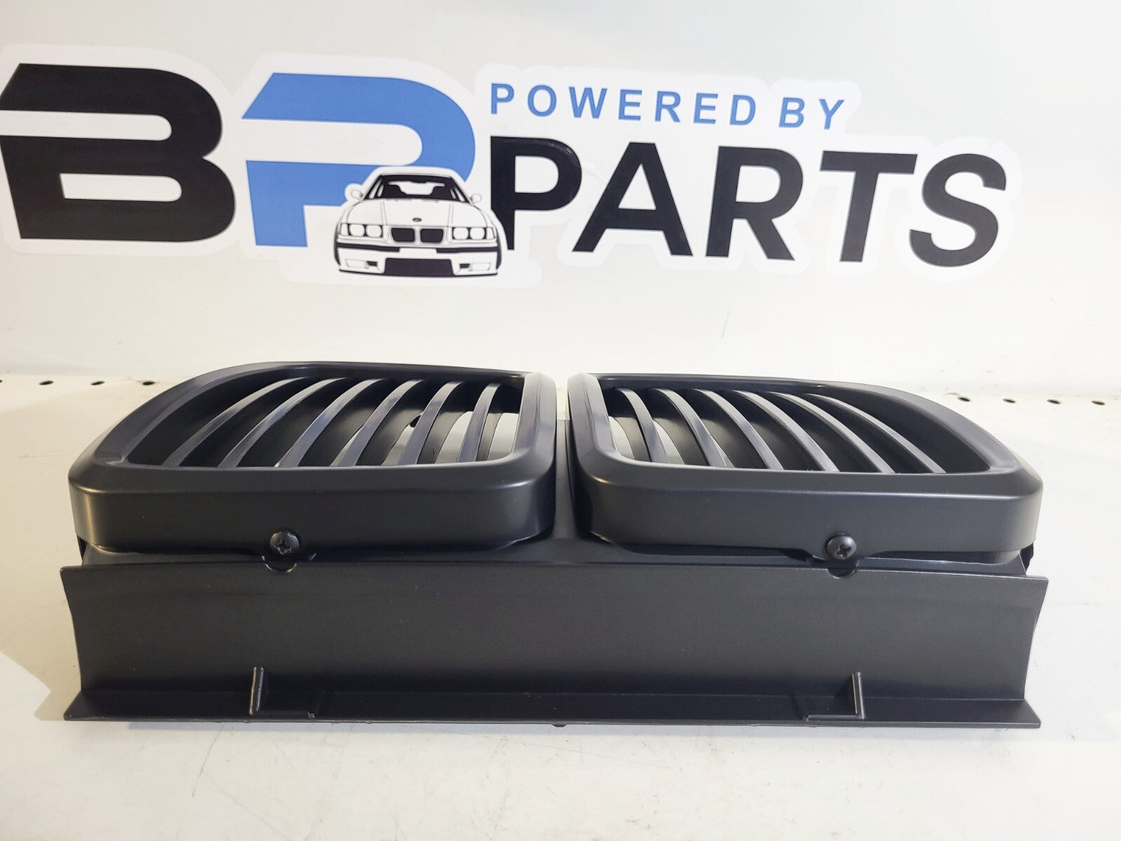 BMW E30 front grille left, right, matte black 51131884350 not OEM