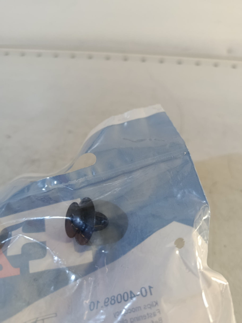 1Psc FA1 10-40089.10 BMW E36 E46 E34 E39 E38 E83 Clip black 51498123832