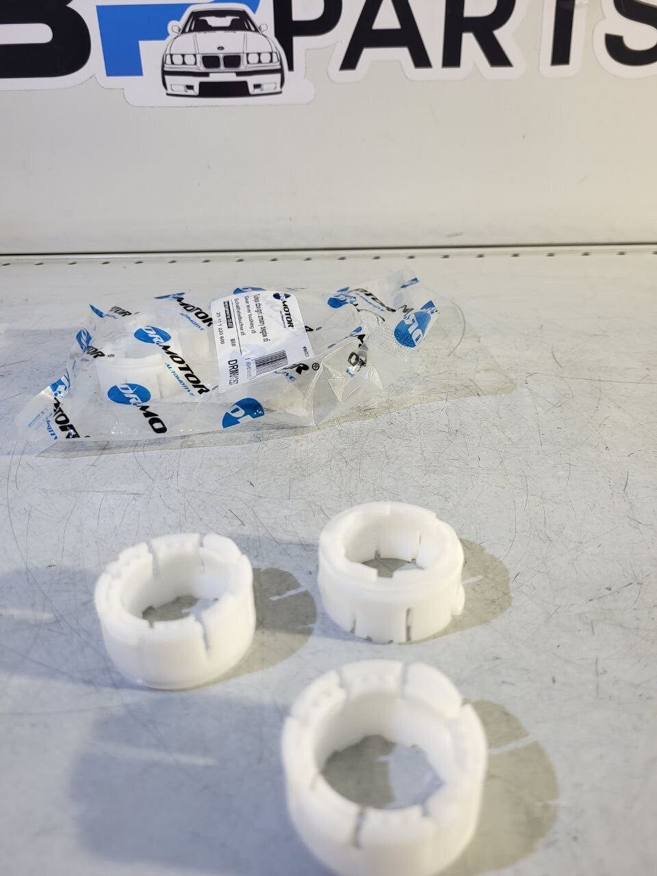 1Psc BMW E81 E87 E36 E46 E90 E39 E60 Bearing, shift lever 25111220600 DRM01257