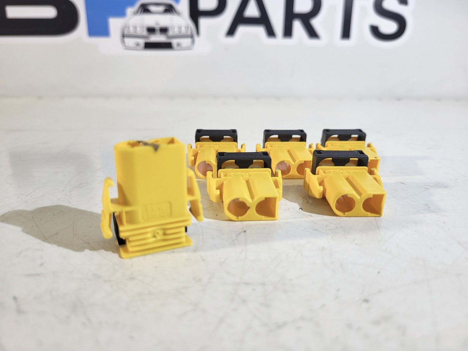 BMW E32 E34 E24 Plug housing 1 psc 61131378403