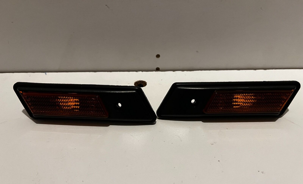 BMW E36  Addit. turn indicator lamp, left /right, yellow 63138357047 63138357048