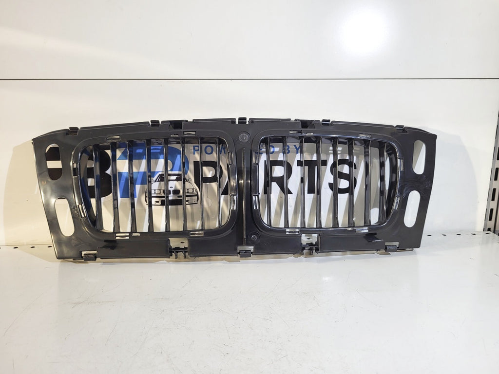 BMW E34 Grille center 51138148727