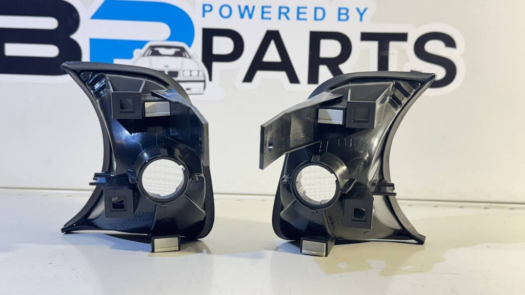 BMW E34  Left, right  turn indicator White 63131384033 63131384034