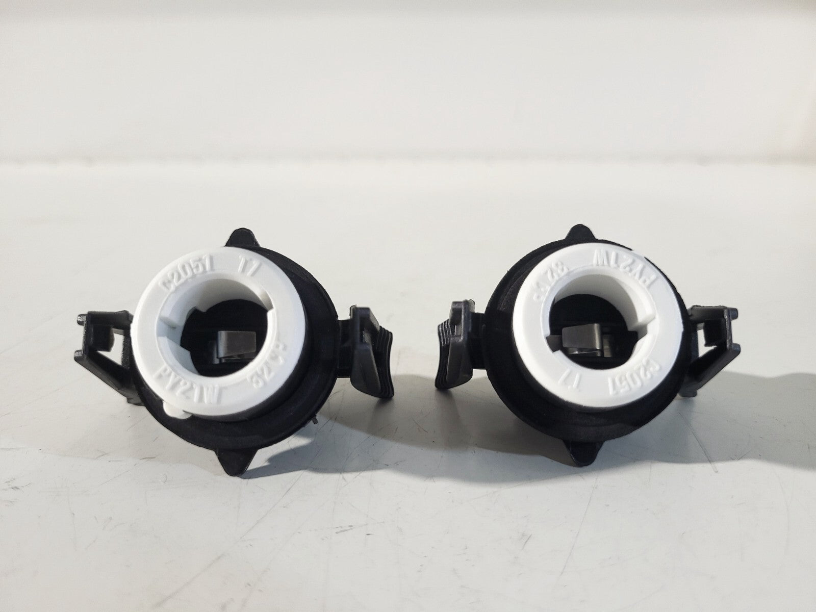 1Psc BMW E34 E36 E38 Bulb socket, turn indicator  82199405446 63131384032