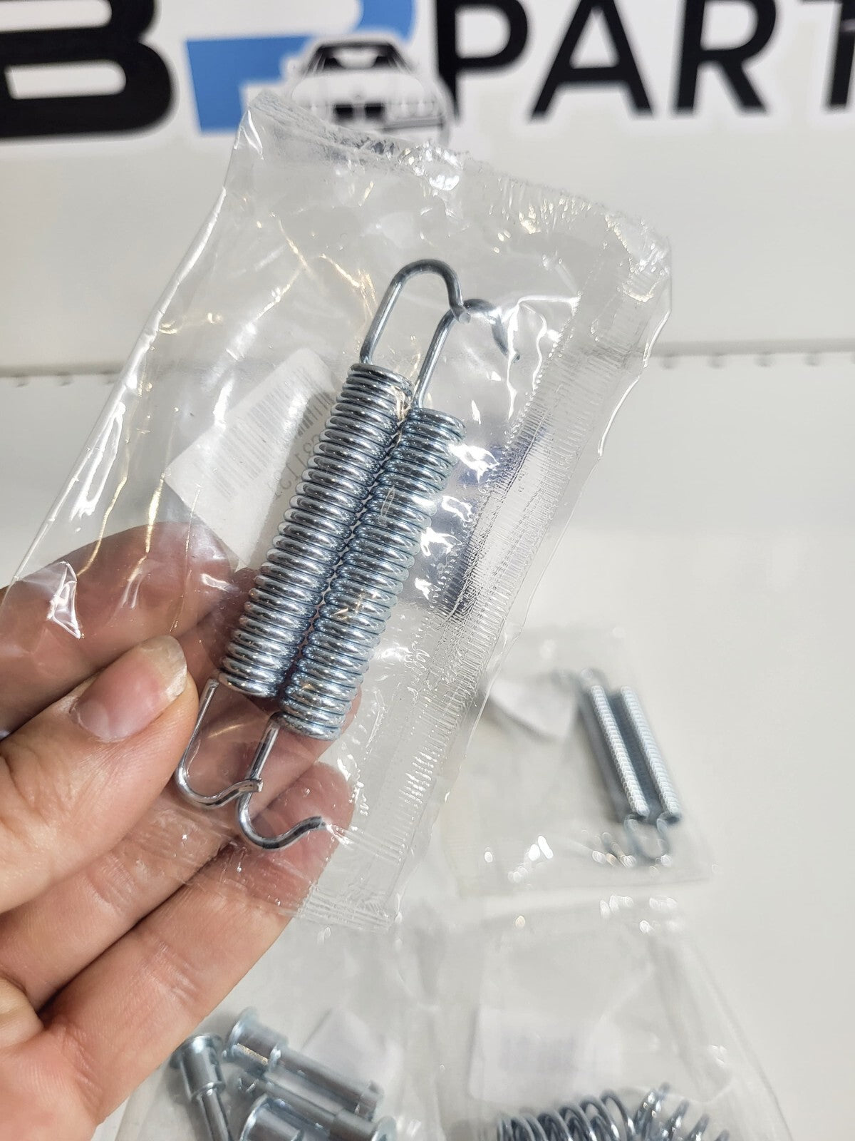 BMW E34 E36 E39 E28 E38 E32 Repair kit springs 34410304724