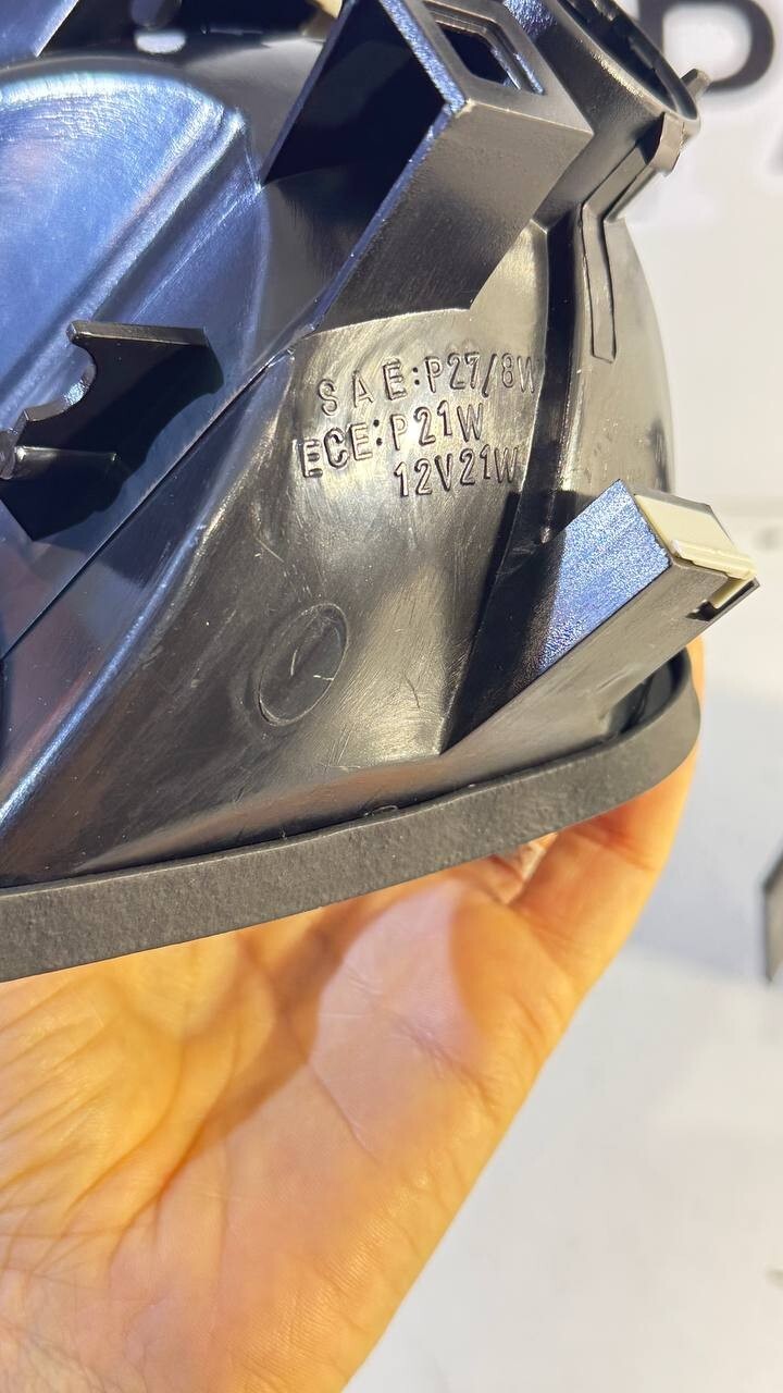 BMW E34  Left, right  turn indicator White 63131384033 63131384034