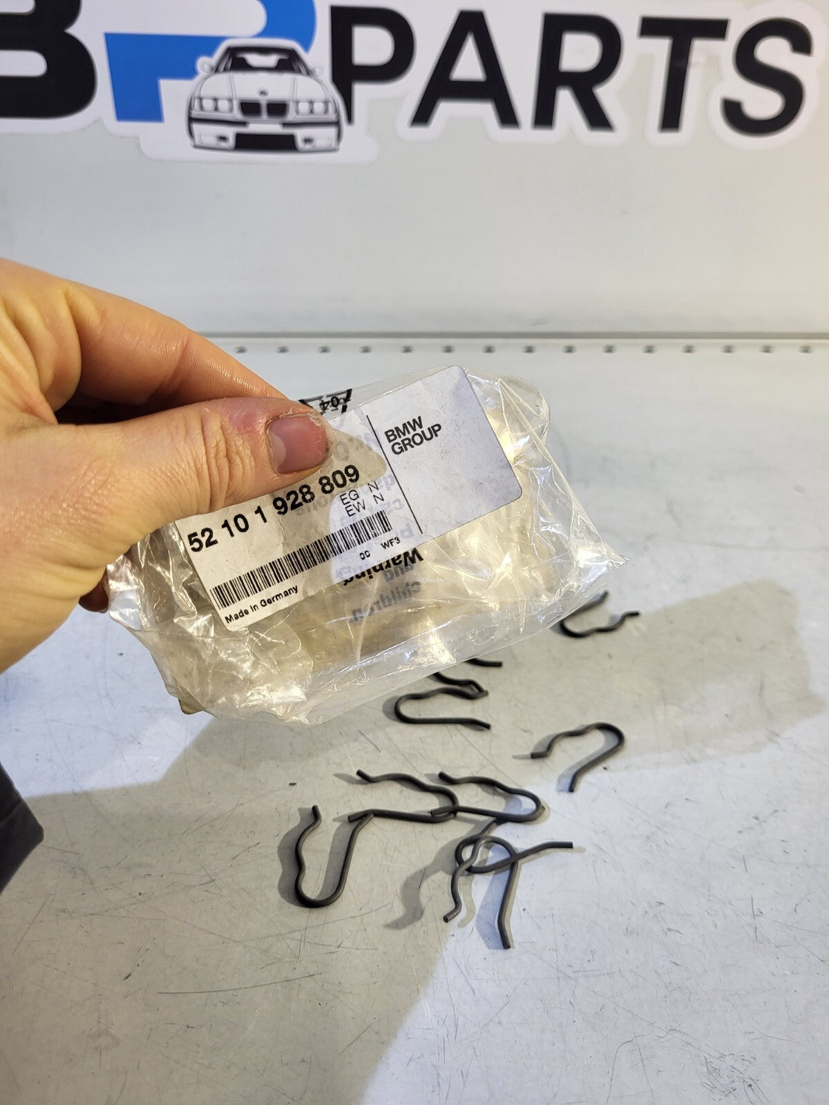 1Psc BMW E30 E36 E46 E32 Spring washer 52101928809