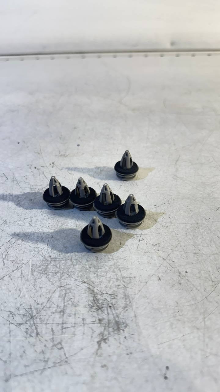 BMW Clip With Seal Ring 51418224781 1PC