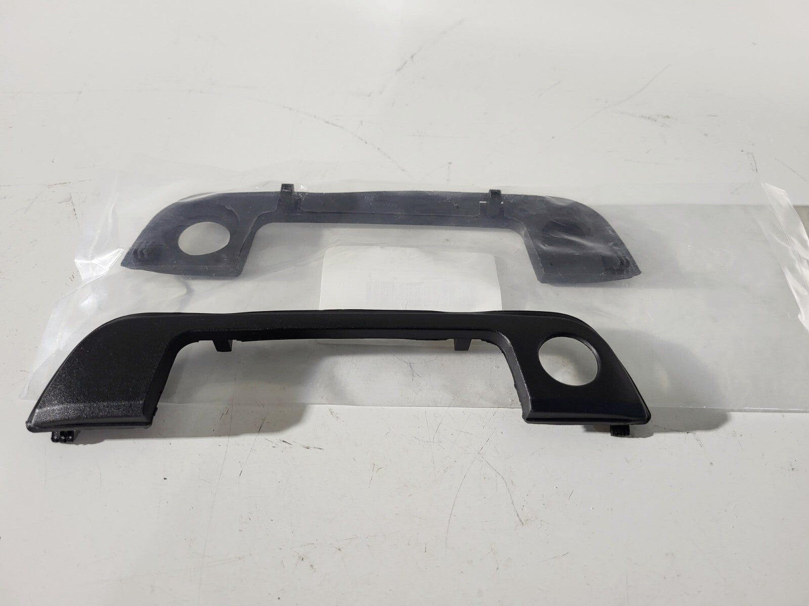 BMW E34 E36 Covering front left 51218122441  1psc
