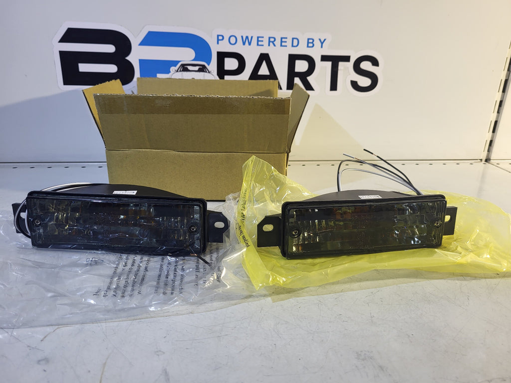 BMW E30 Front indicators clear black 63131381747 63131381748