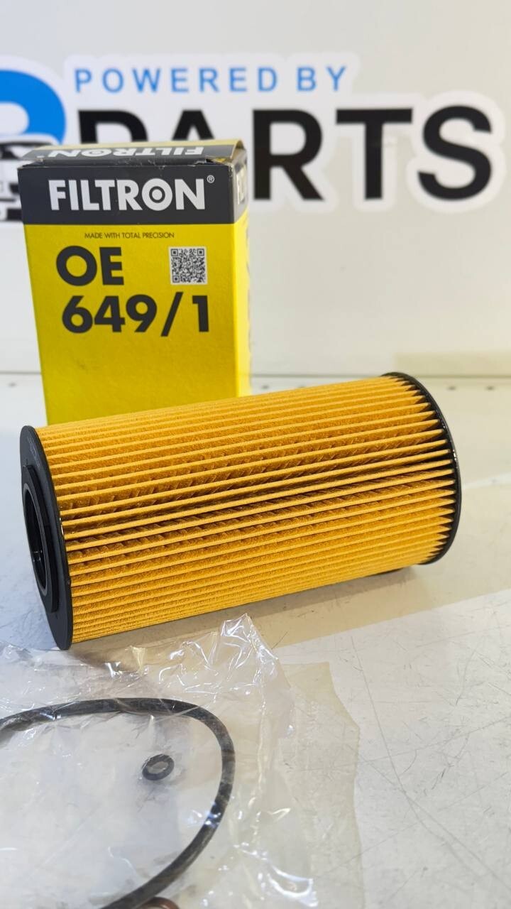 BMW E34, E36, E39, E38 Oil Filter (FILTRON) OE649/1 11422246131