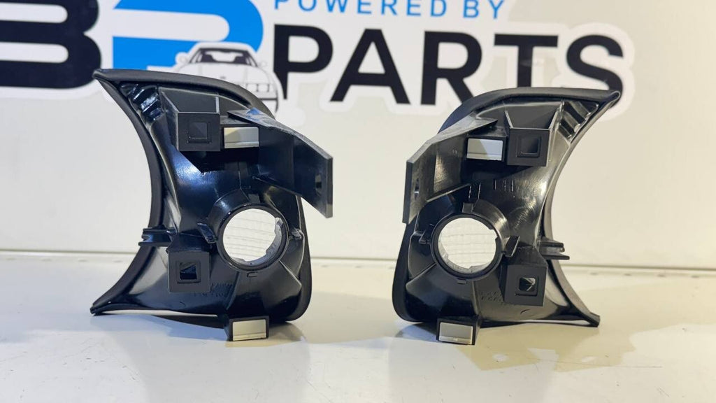 BMW E34  Left, right  turn indicator White 63131384033 63131384034