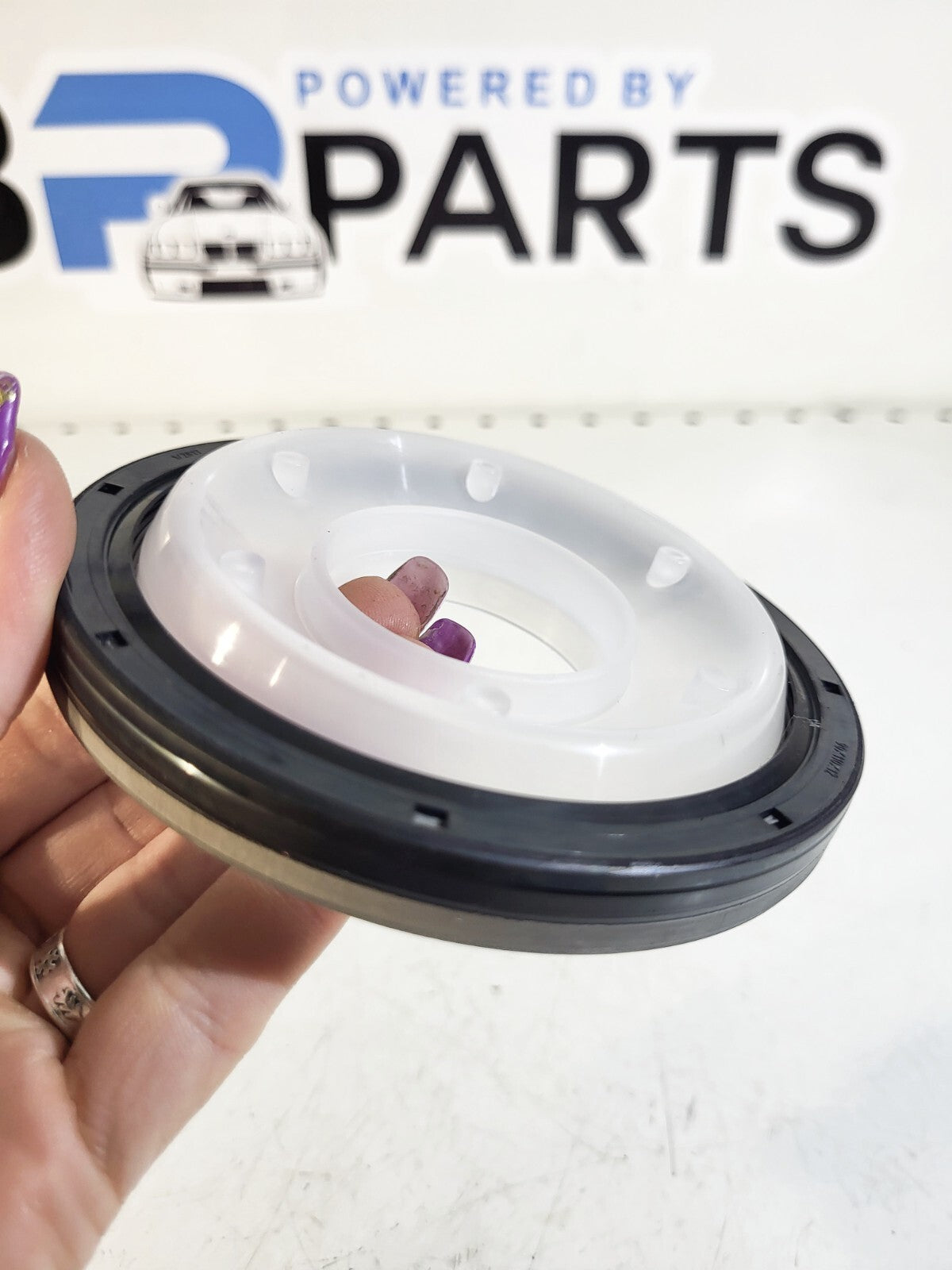 BMW E21 E36 E30 E46 E28 E39 E60 X3E83 X5E53 Shaft seal 11142249533 301870