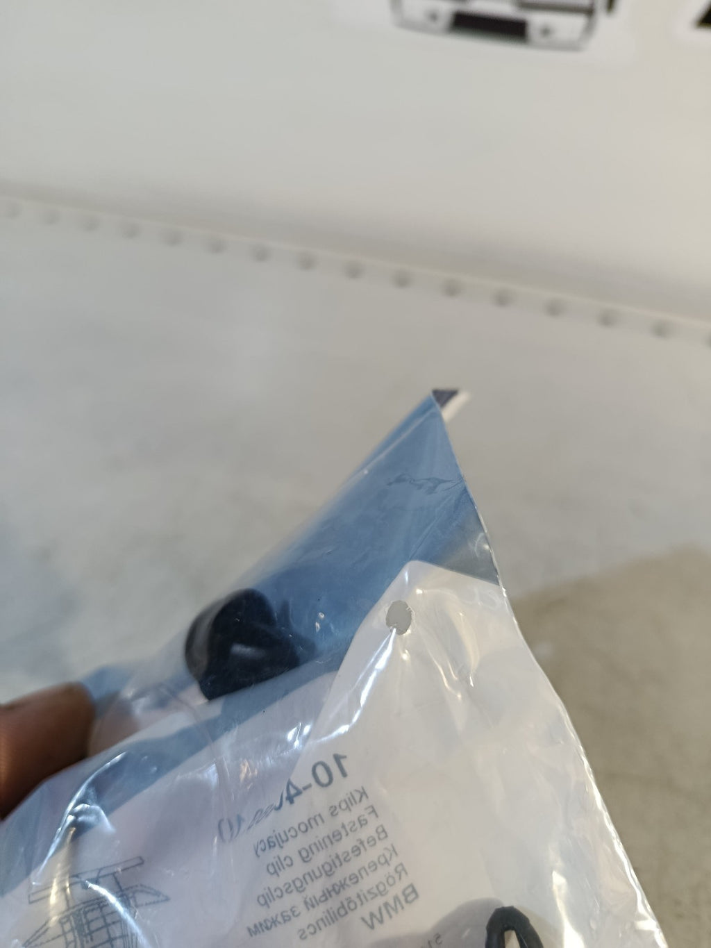 1Psc FA1 10-40089.10 BMW E36 E46 E34 E39 E38 E83 Clip black 51498123832