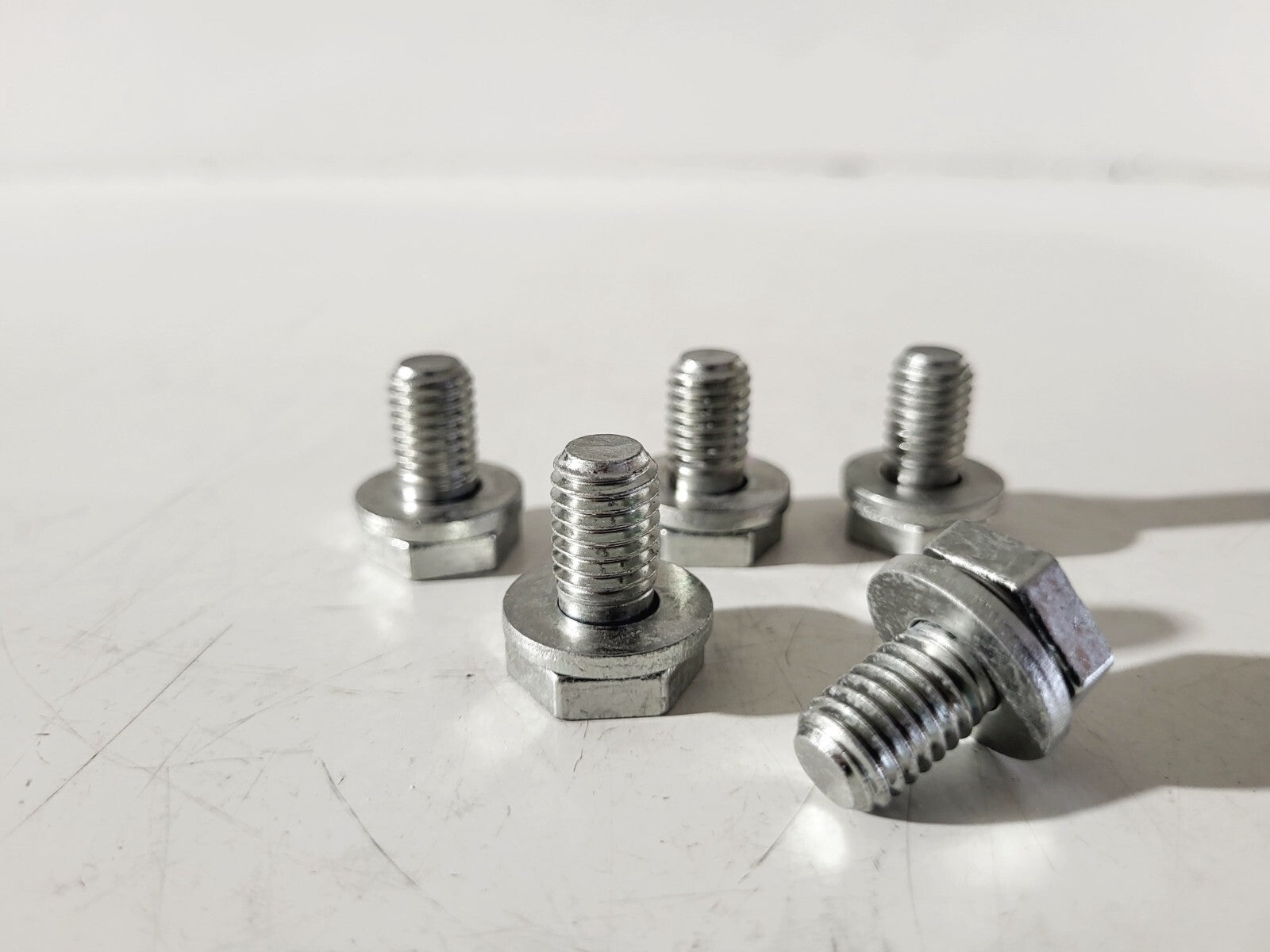 BMW E30 E36 E46 E39 E60 E38 Hex bolt 1psc 24001421067