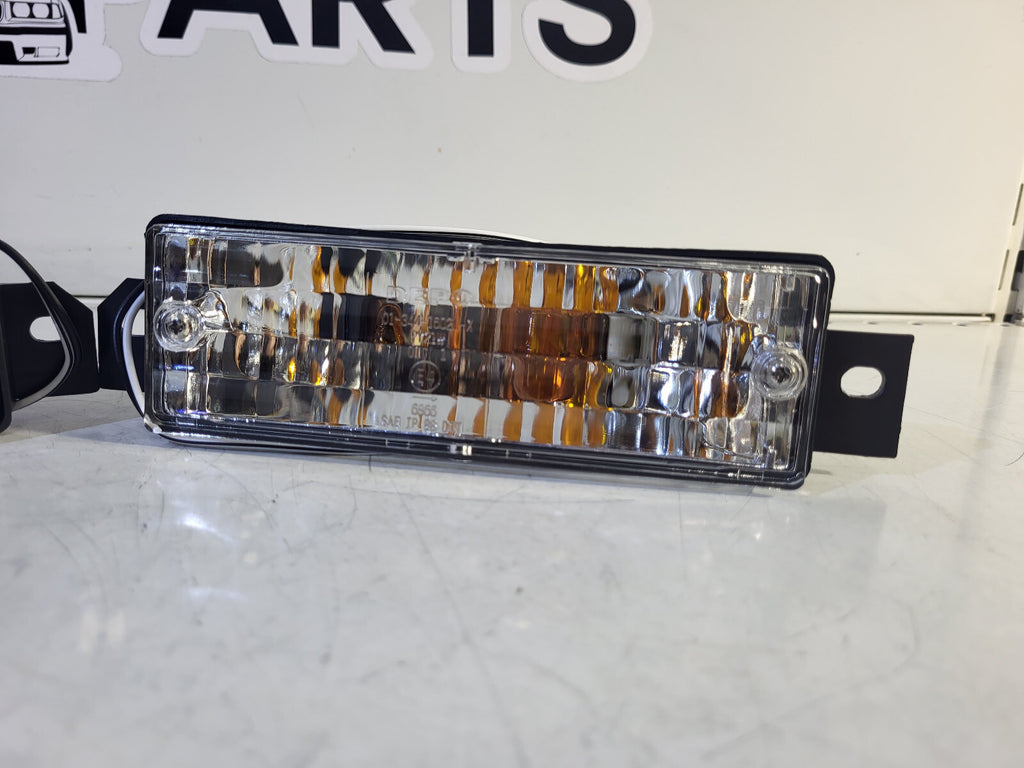 BMW E30 Front indicators clear 63131381747 63131381748