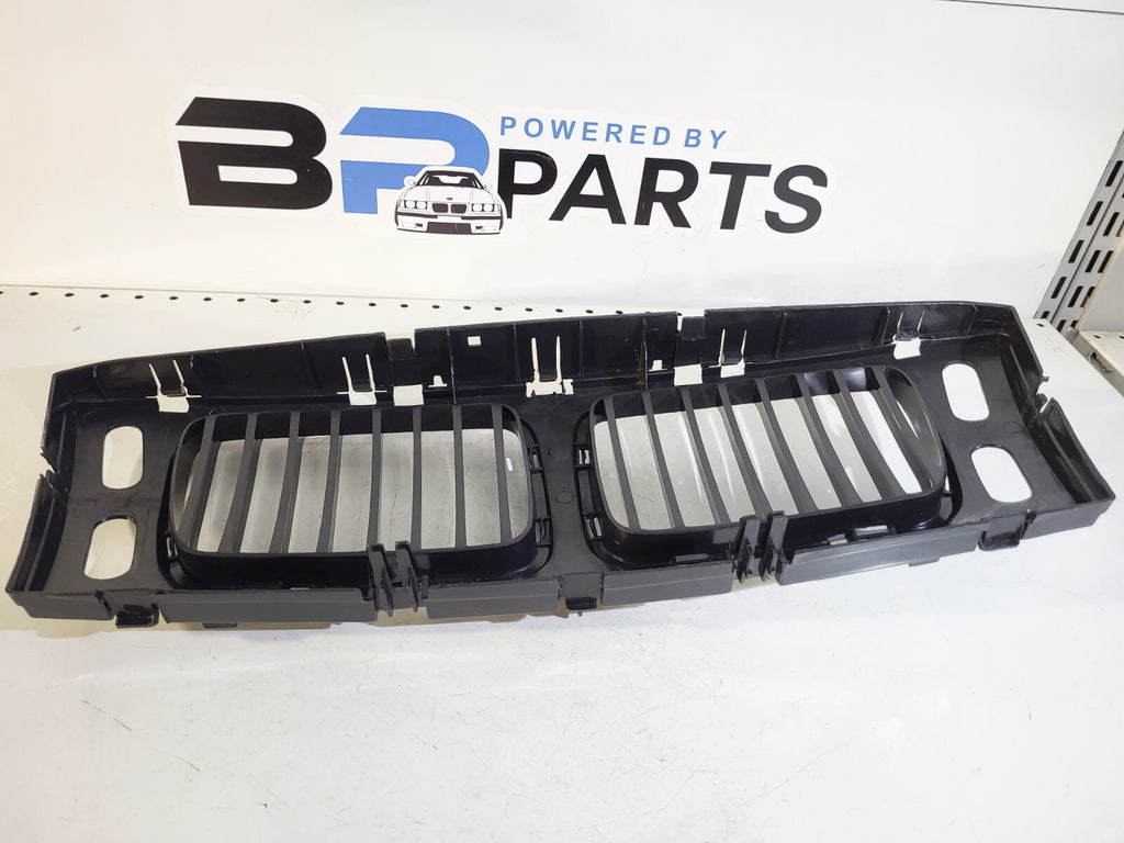 BMW E34 Grille center 51138148727