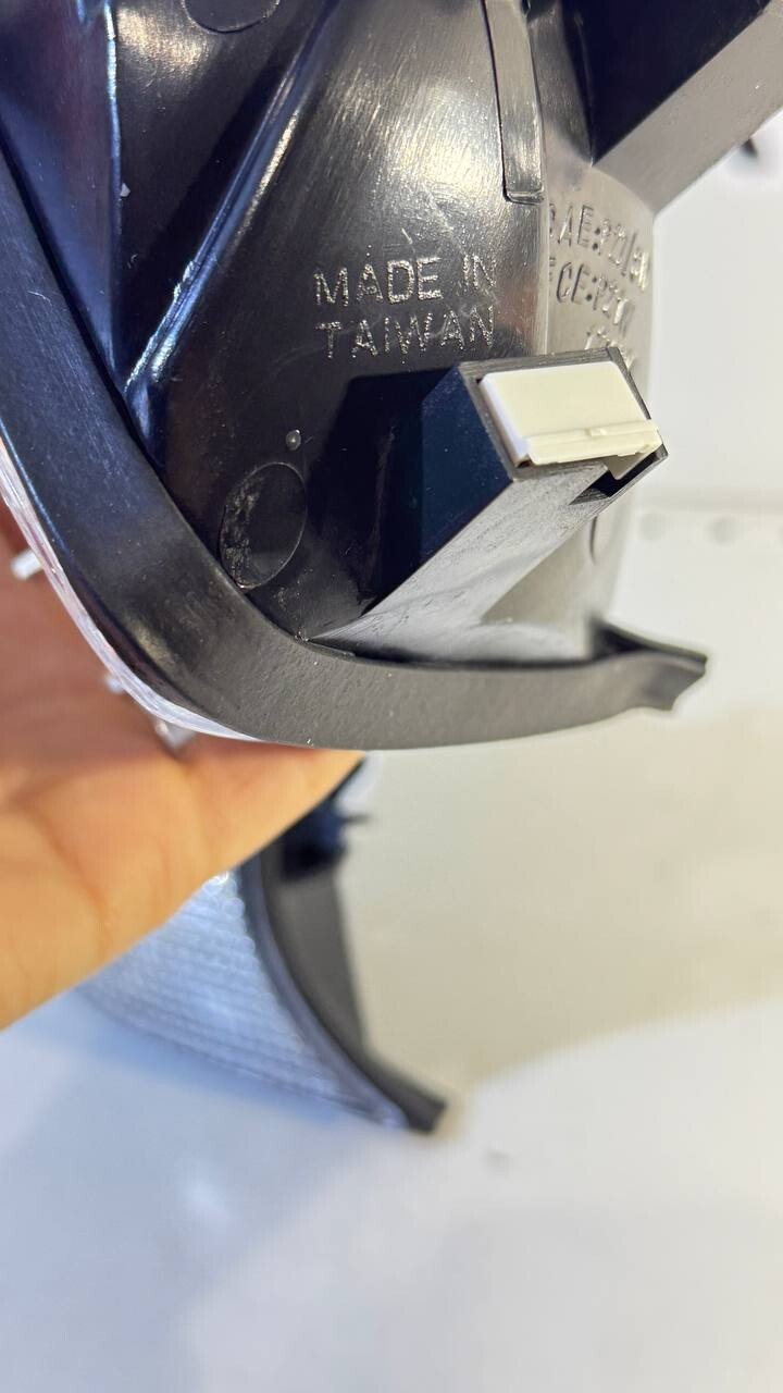 BMW E34  Left, right  turn indicator White 63131384033 63131384034