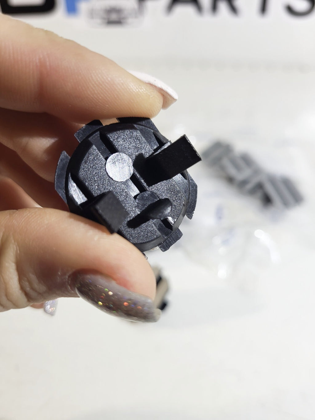 BMW E34 E39 E46 E36 E60 E38 Cap 1psc  11121726089