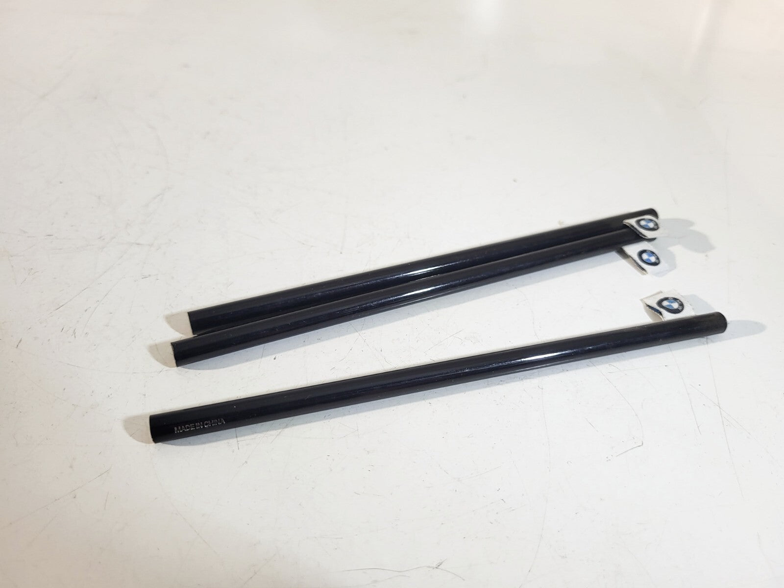 1PSC BMW  pencil flag label black 80560444559