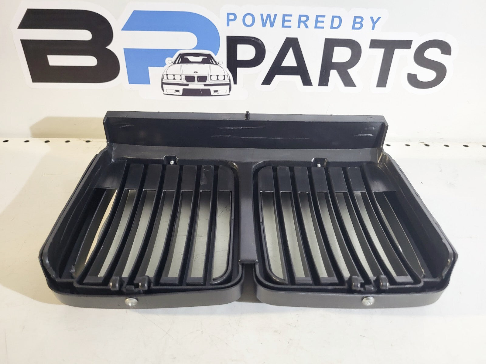 BMW E30 front grille left, right, matte black 51131884350 not OEM