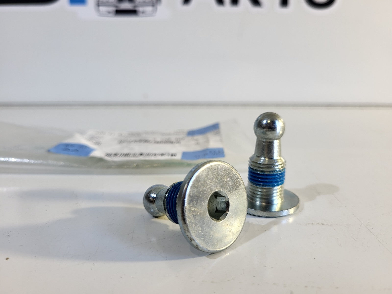 BMW Ball head bolt 41328199467 1PC