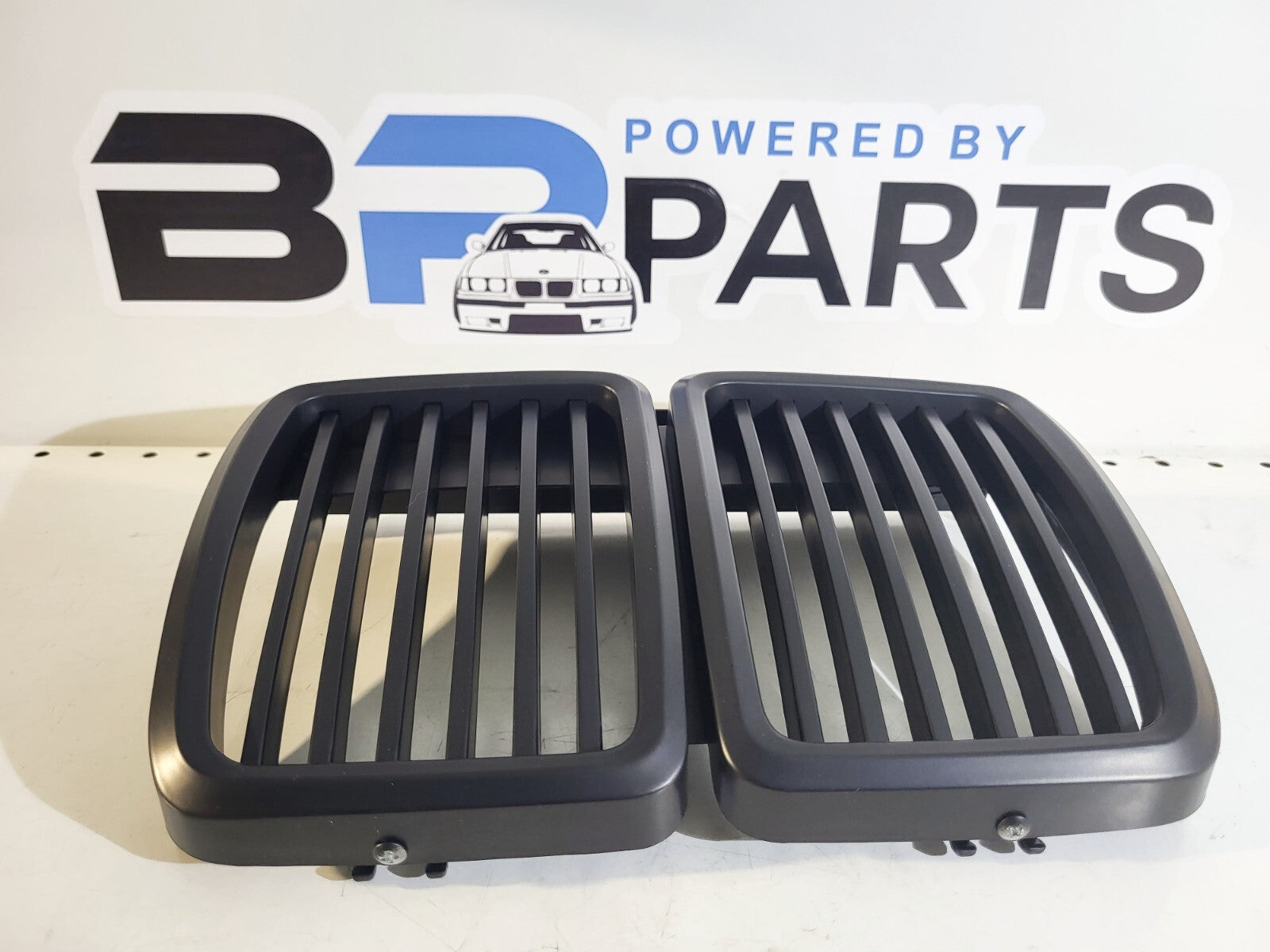 BMW E30 front grille left, right, matte black 51131884350 not OEM