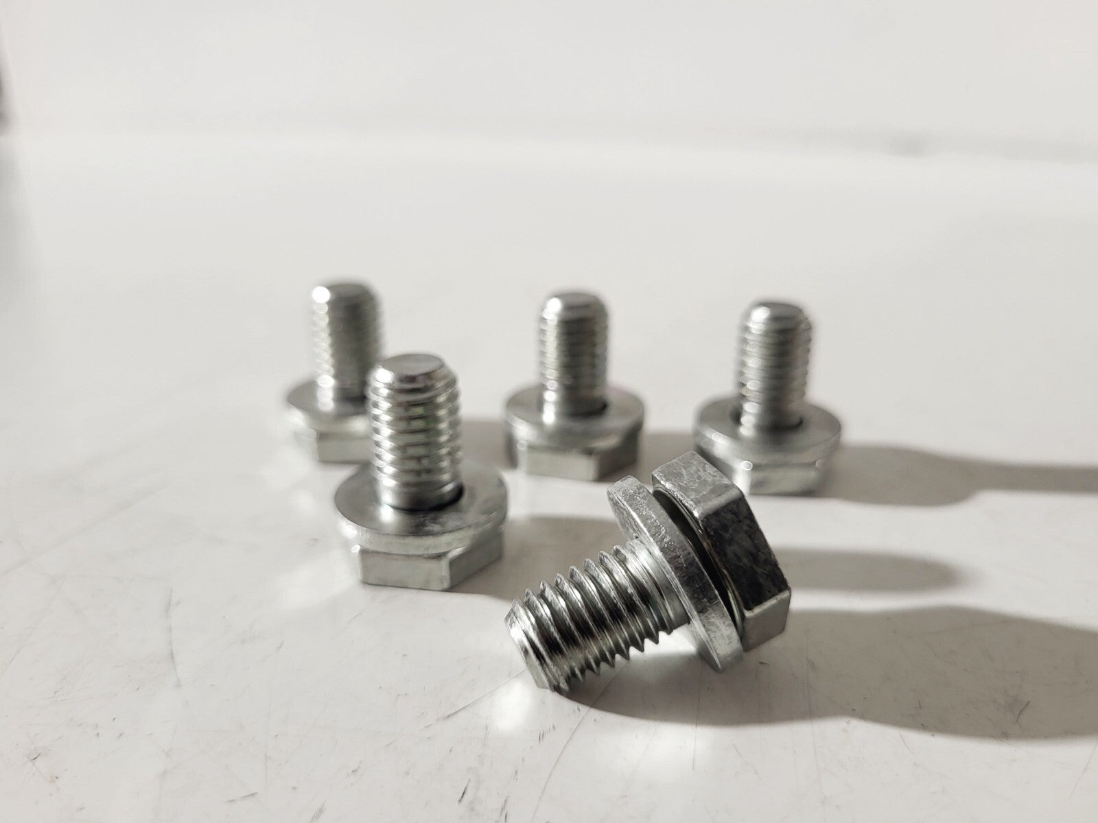 BMW E30 E36 E46 E39 E60 E38 Hex bolt 1psc 24001421067