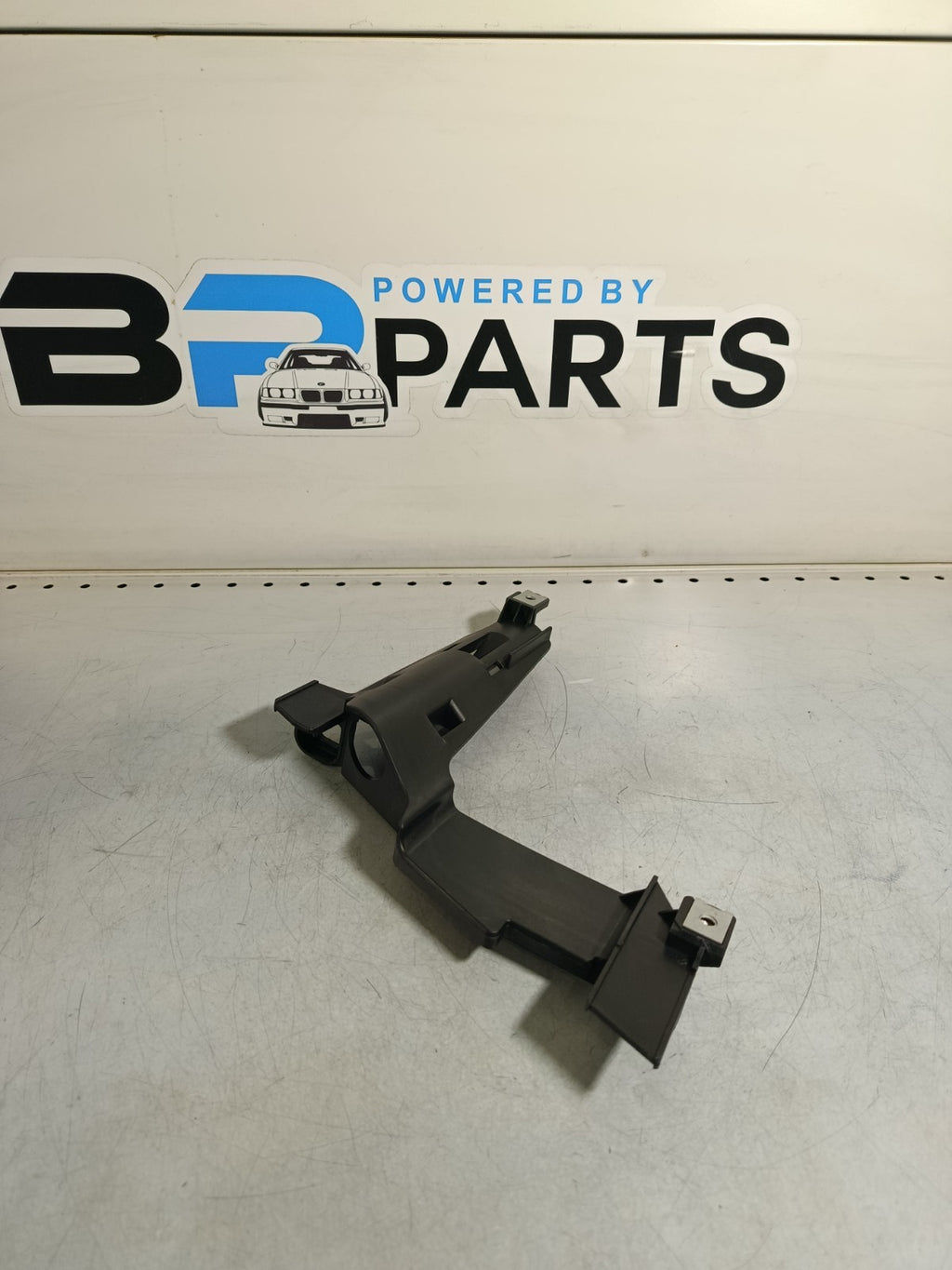 BMW E46 Facelift (TYC) Bracket Headlight Right 63128380188