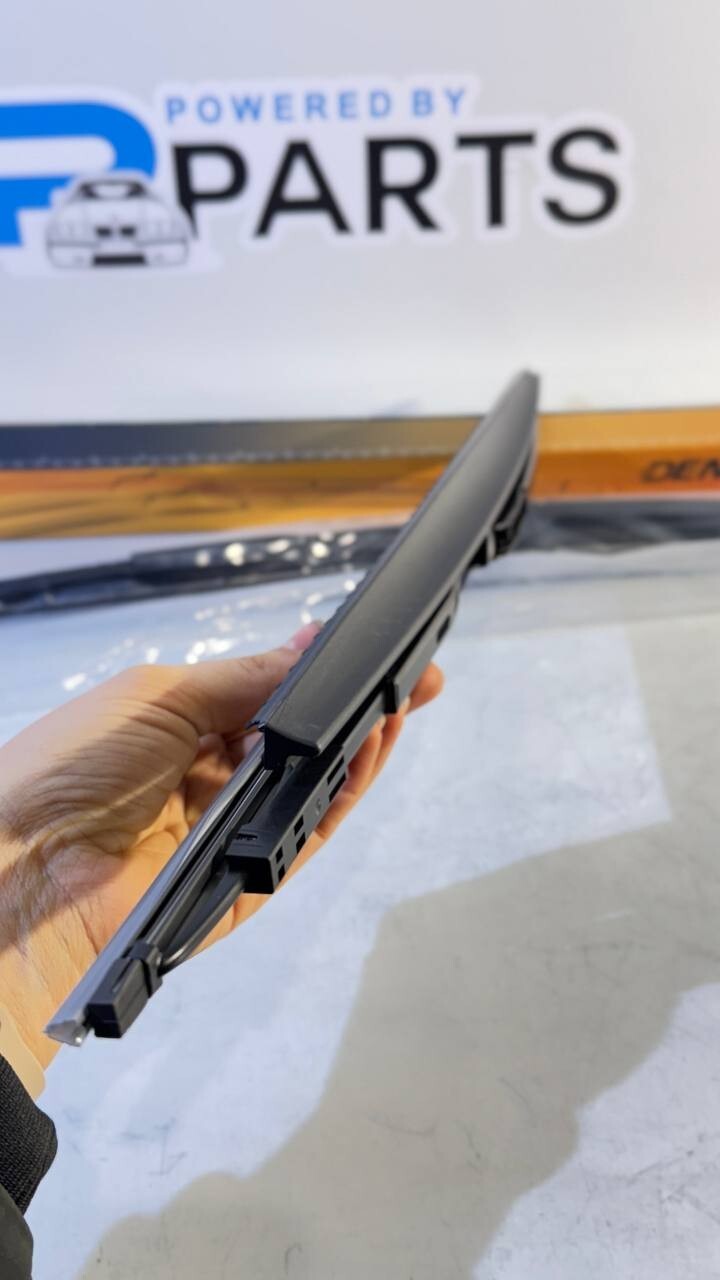 BMW E65 Set Of Wiper Blades (DENCKERMANN) VD10110 61610442837