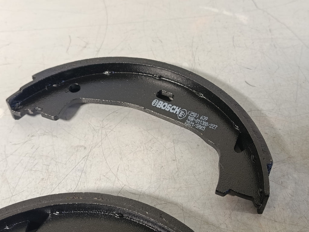 BMW E92 325i Repair kit brake shoe 34416761291 BOSCH 0 986 487 608