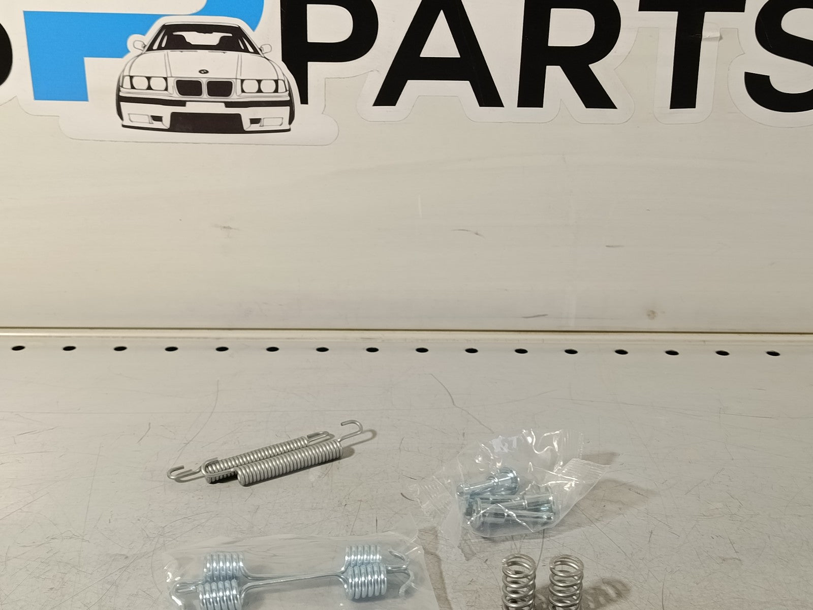 BMW e92 325i Repair kit springs 34410410823 QUICK BRAKE 105-0801